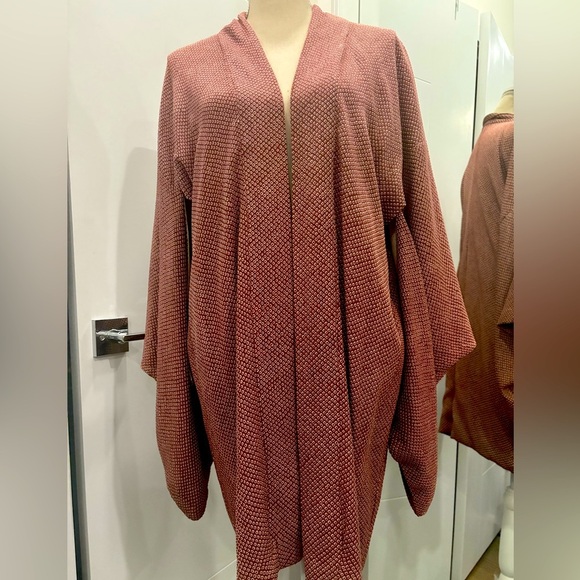 Gorgeous Vintage Japanese Kimono - Picture 5 of 17